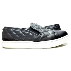 STEVE MADDEN: Zaander Blk Quilt Slip-on Sneakers